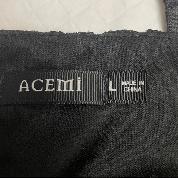 Acemi Black Lace Bra in Size large. Unadjustable Zippered back. - Picture 8 of 9